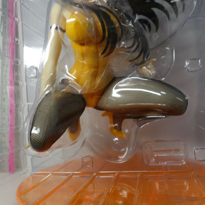 FREEing Muv-Luv Alternative Total Eclipse Yui Takamura 1/4 Bunny Figure Statue