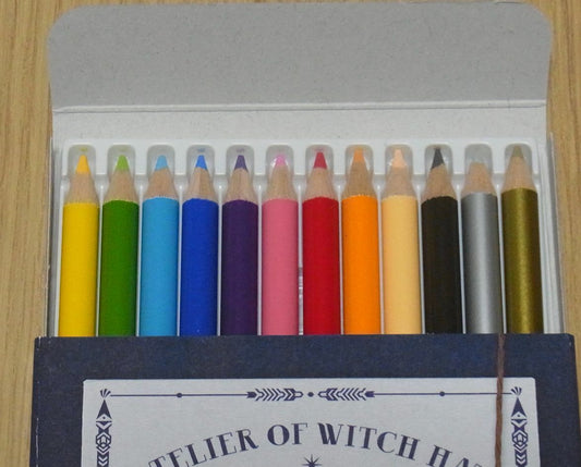 Kamome Shirahama ATELIER OF WITCH HAT 12 Color Pencils