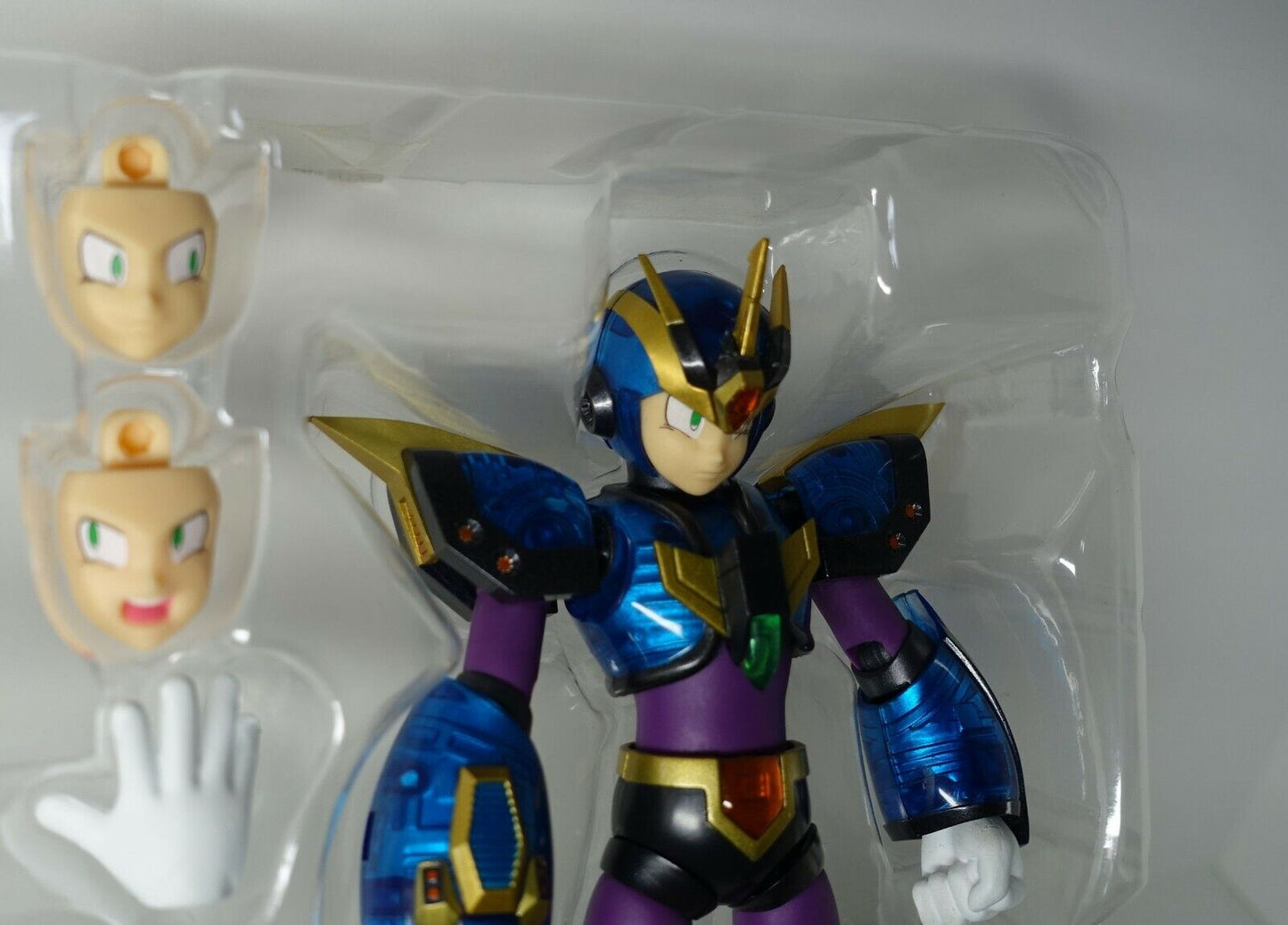 D-Arts ROCKMAN X Mega Man Ultimate Armor Actin Figure damaged
