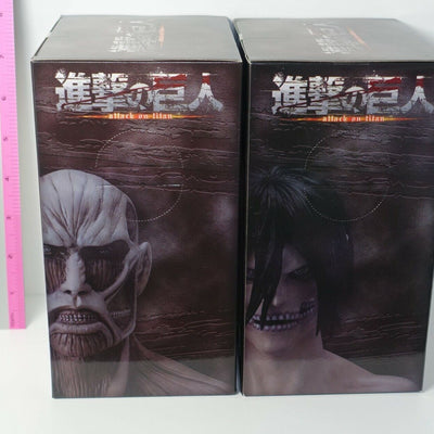 Attack on Titan Eren Yeager & Colossal Titan Bust Statue Set