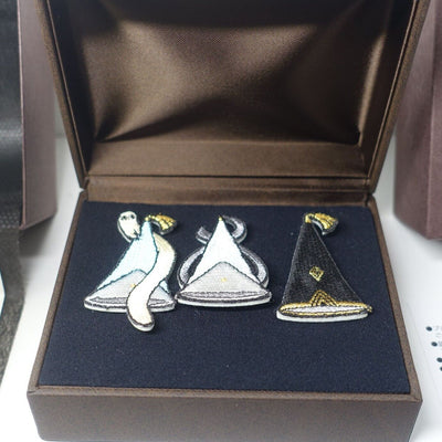 Kamome Shirahama ATELIER OF WITCH HAT Embroidery Pins Set 