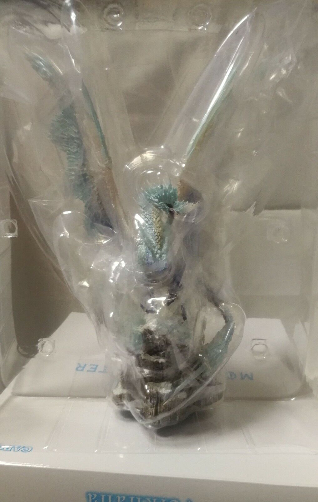 Monster Hunter World ICEBORNE Velkhana Figure Statue ICE BORNE Authentic 