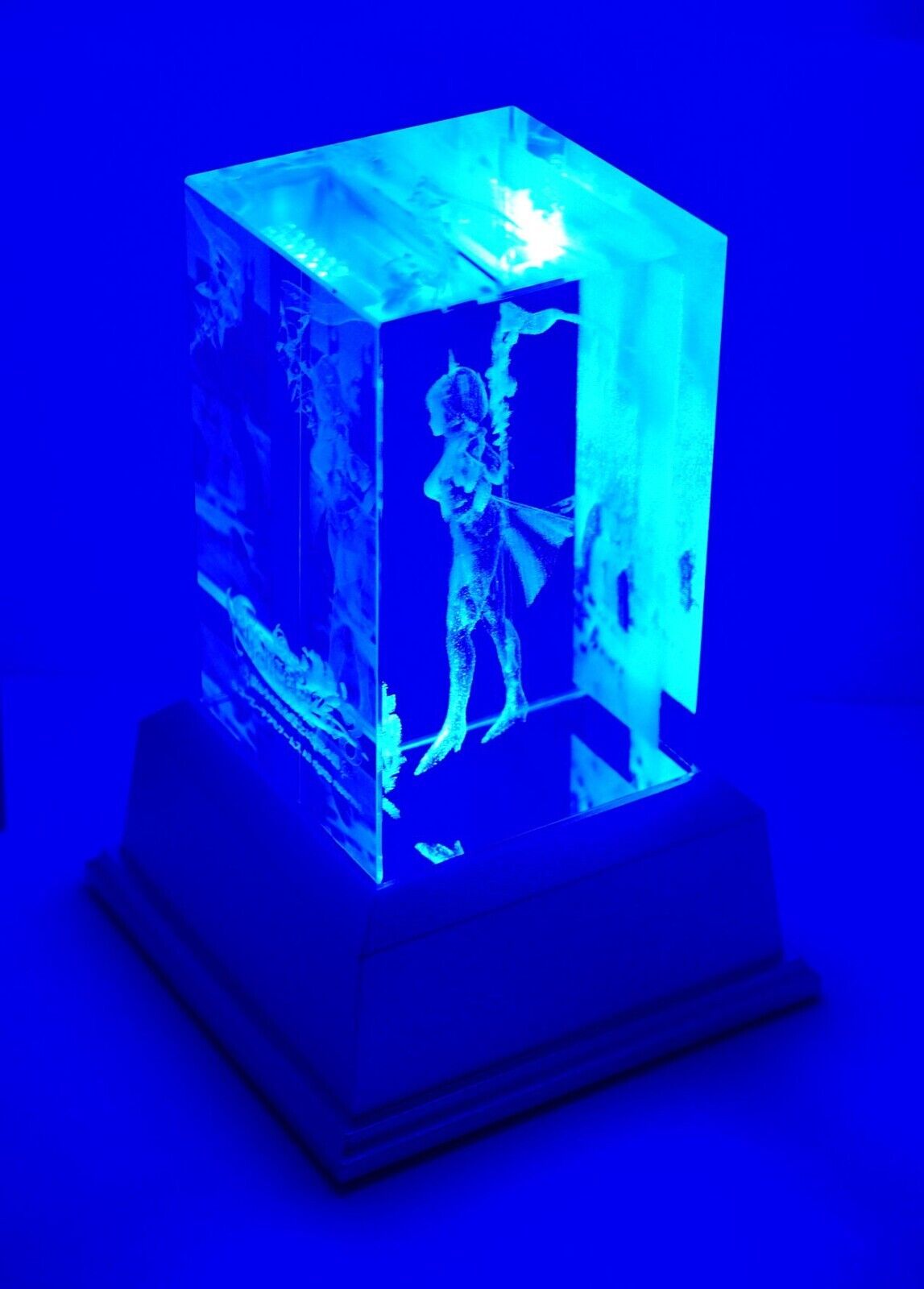 Atelier Ryza 3 Alchemist of the End & the Secret Key 3D Crystal & LED Pedestal 
