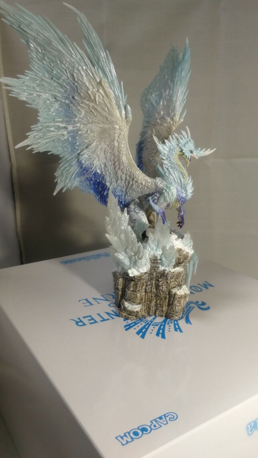 Monster Hunter World ICEBORNE Velkhana Figure Statue ICE BORNE Authentic 