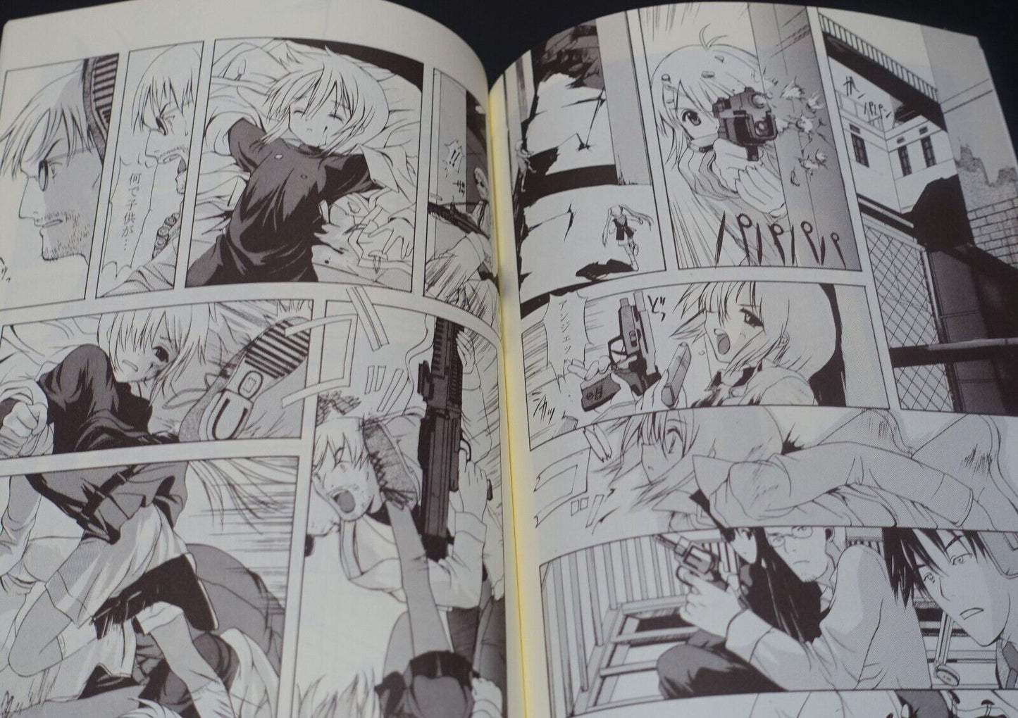 Yu Aida Gunslinger Girl Collection Book 