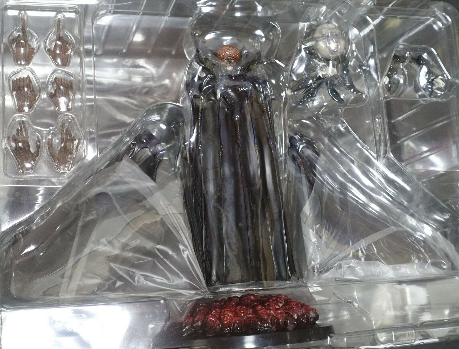 FREEing Figma BERSERK VOID & UBIK Figure Statue set damaged box 