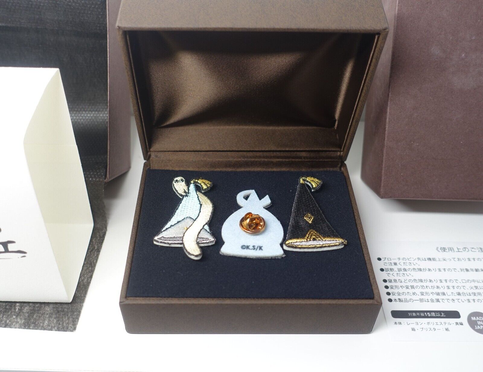 Kamome Shirahama ATELIER OF WITCH HAT Embroidery Pins Set 