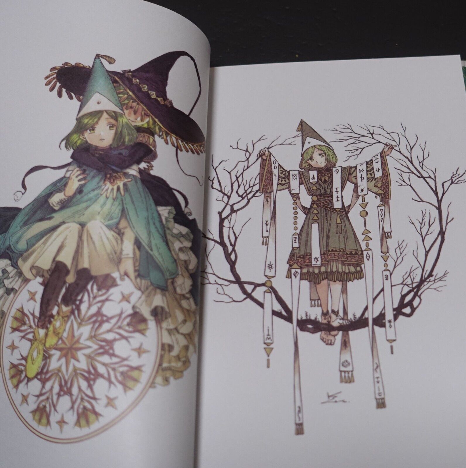 Kamome Shirahama Witch Hat Atelier Art Work Book & Card Set ATELIER OF WITCH HAT 