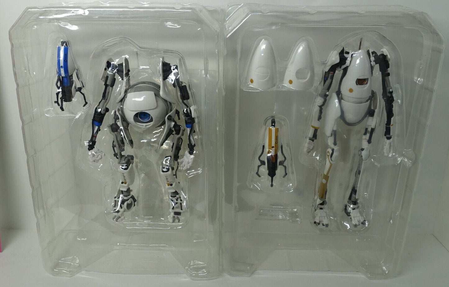 Max Factory Portal2 Action Figure Figma ATLAS & P-BODY 