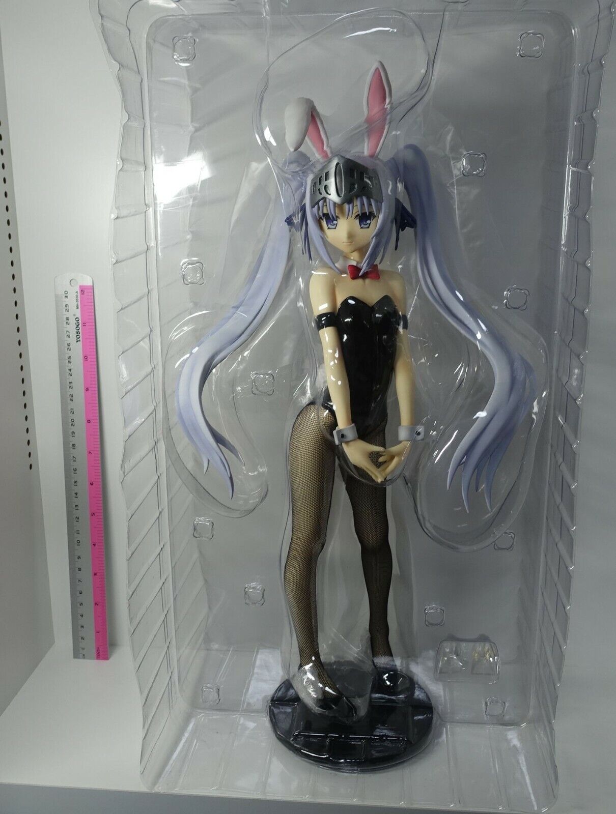 FREEing Is This a Zombie? Eucliwood Hellscythe Bunny 1/4 Scale Figure Statue 