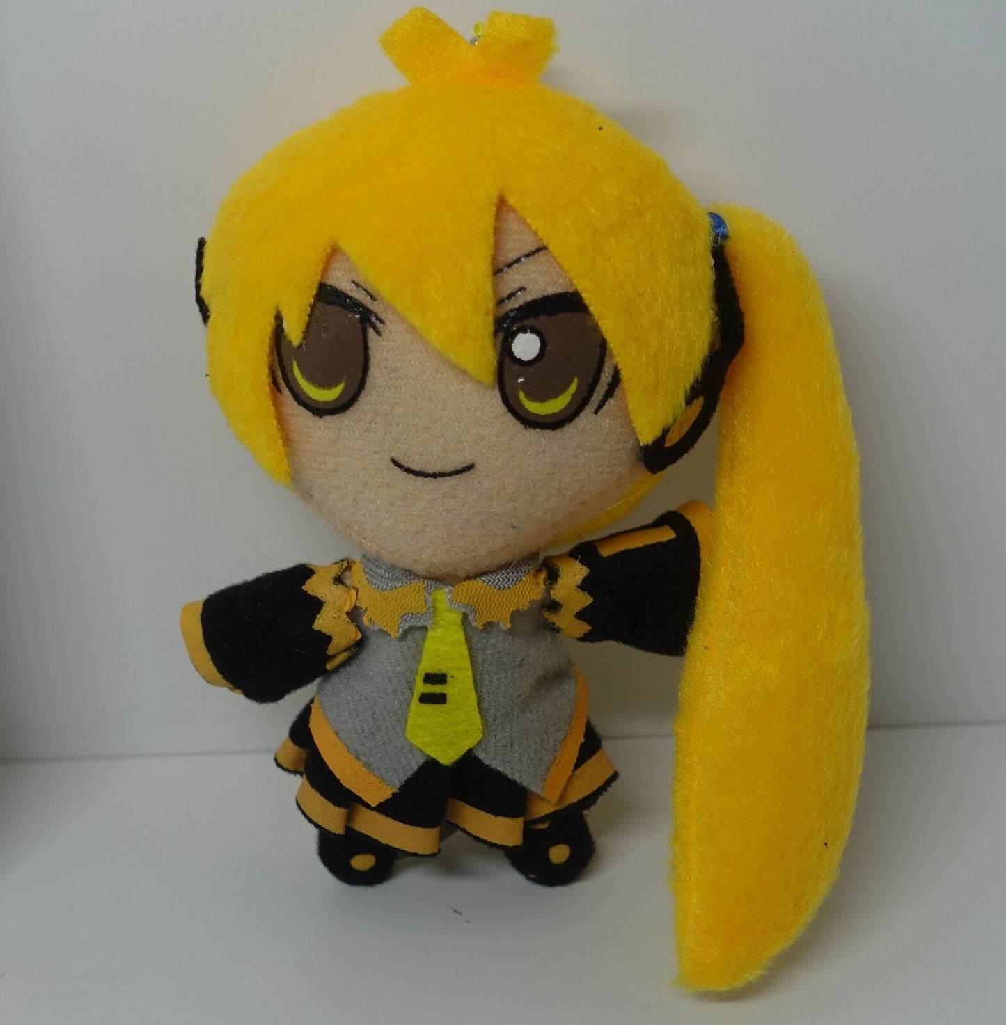 Akita Neru Mini Plushie Plush Doll Mascot Ball Key Chain 