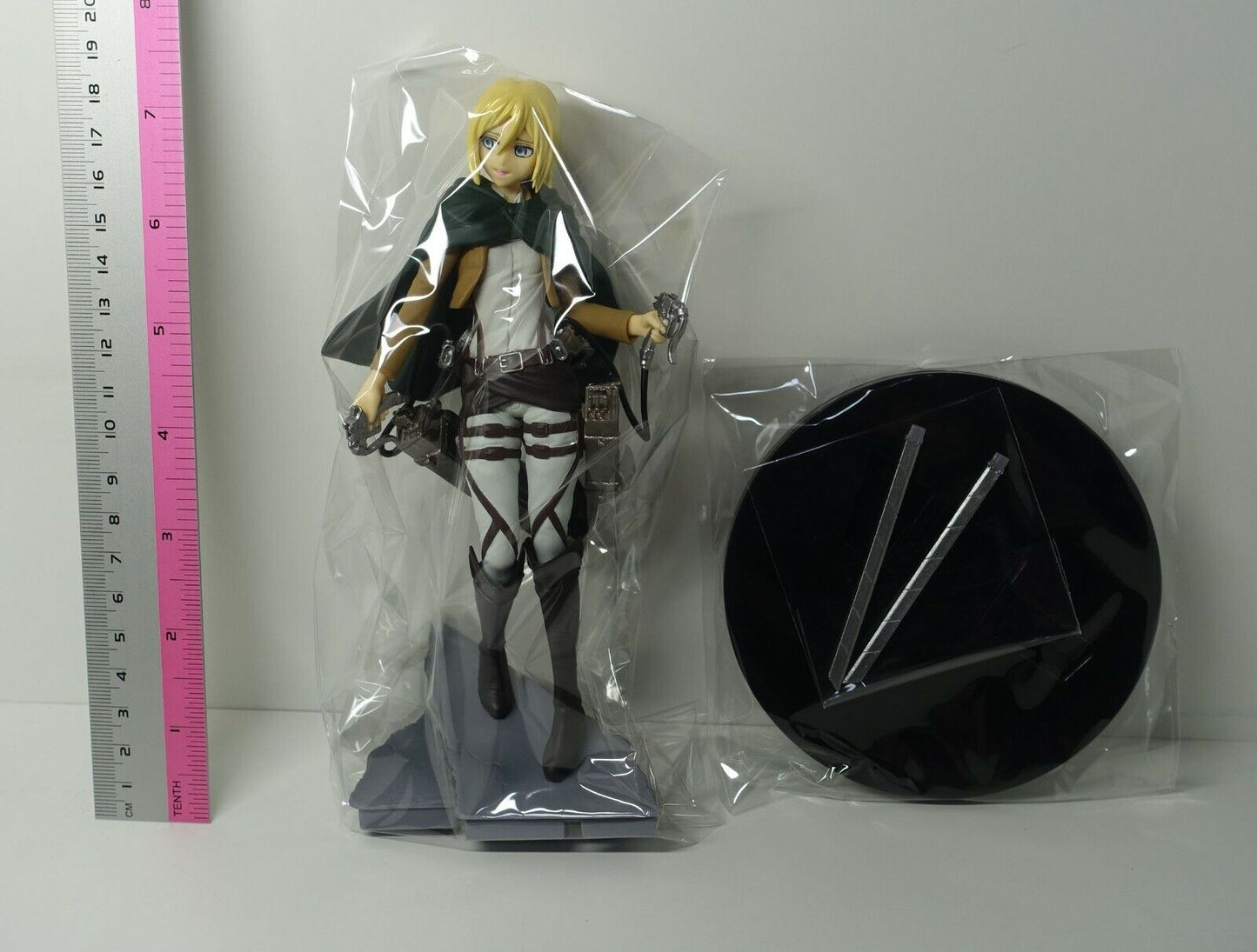 NO BOX TAITO Attack on Titan SURVEY CORPS KRISTA LENS Figure LENZ 