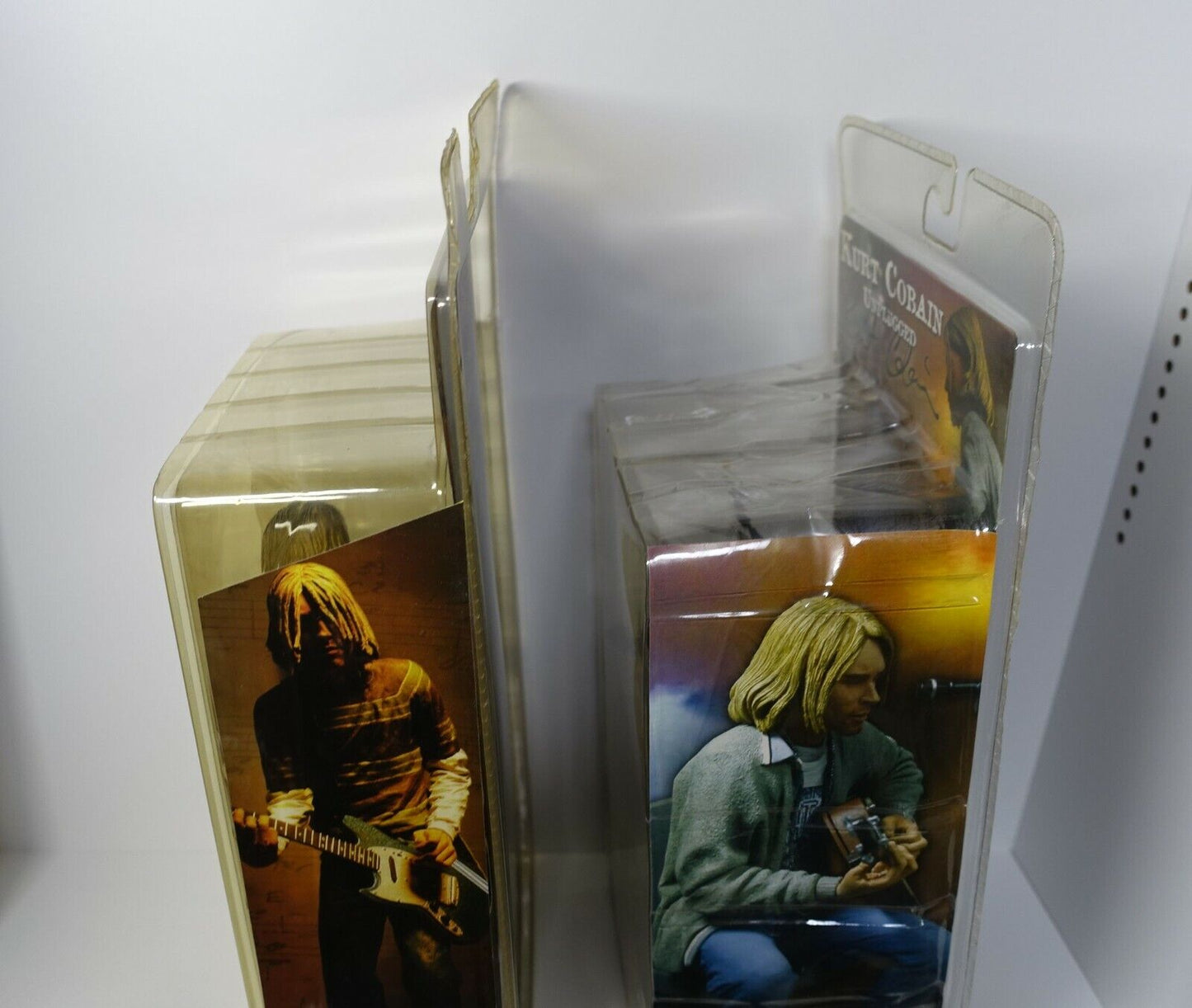 3-7 days from Japan NECA Kurt Cobain 7 inch Figure Set Unplugged 