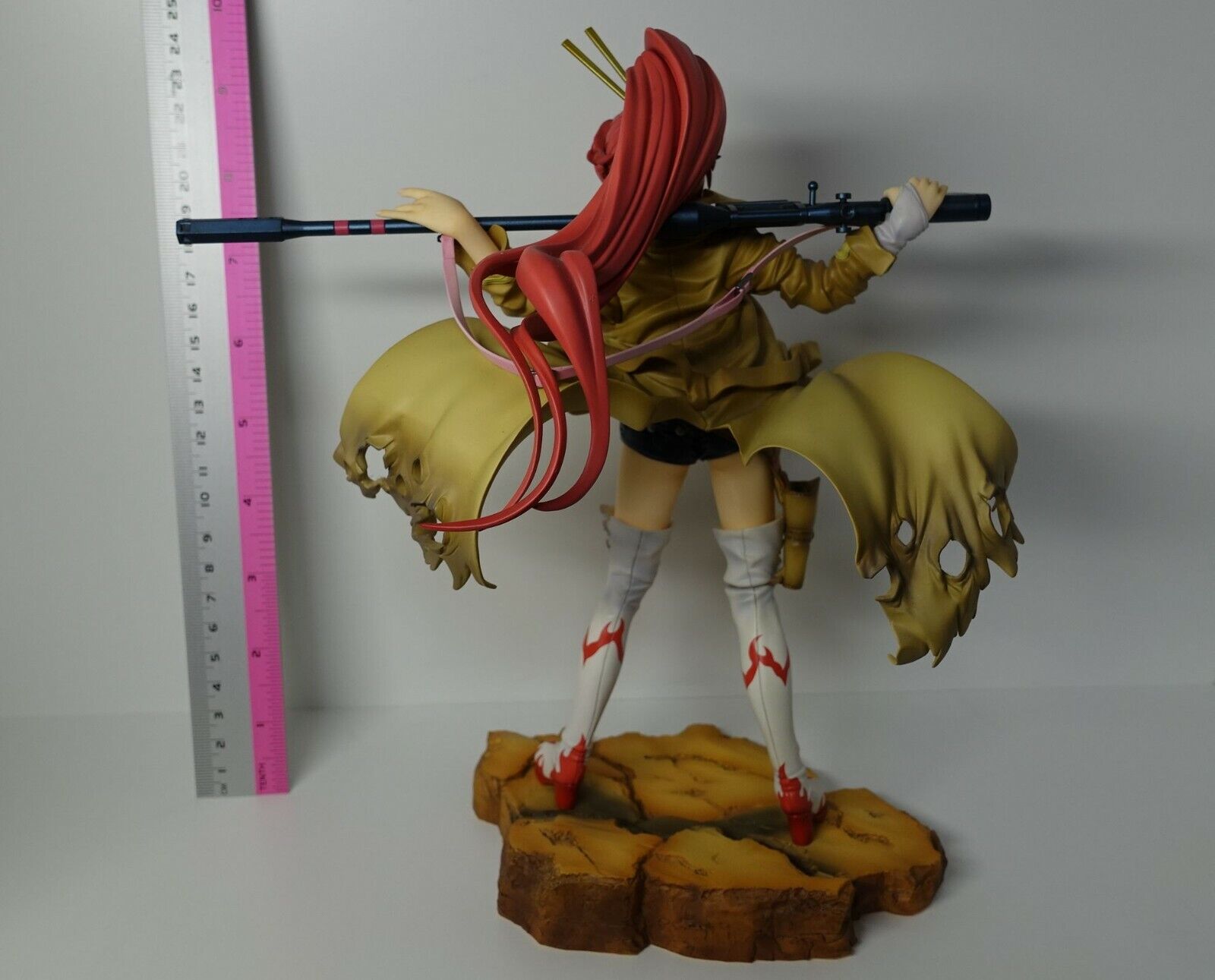 ALTER Gurrenlagann Bounty Hunter Yoko Littner 1/8 Figure pedestal damaged 